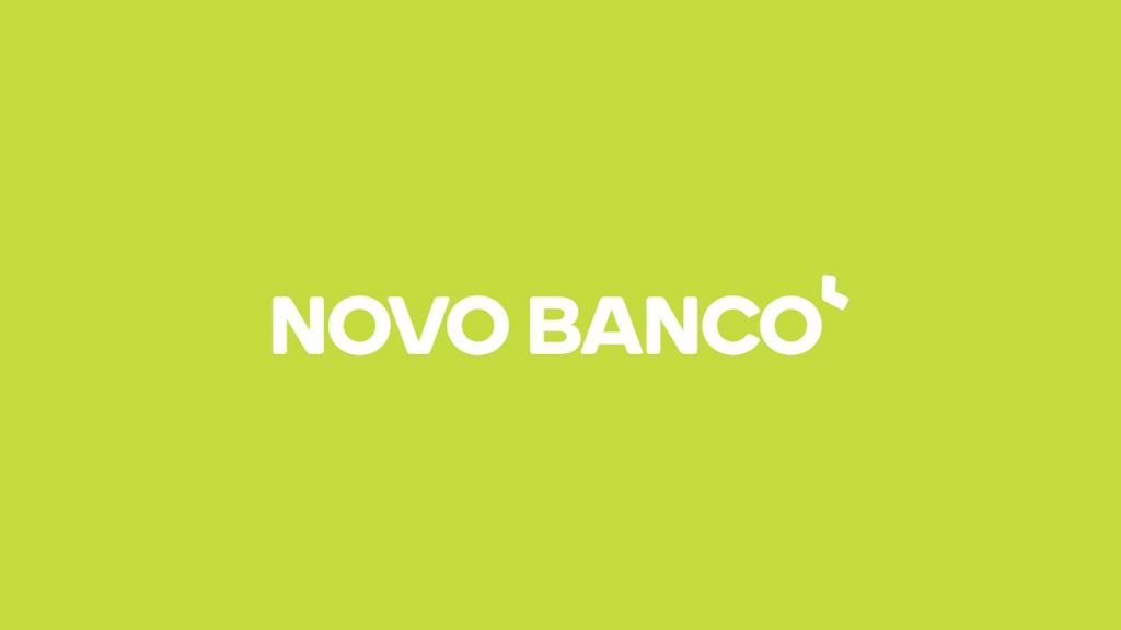 Logo Novobanco fundo verde